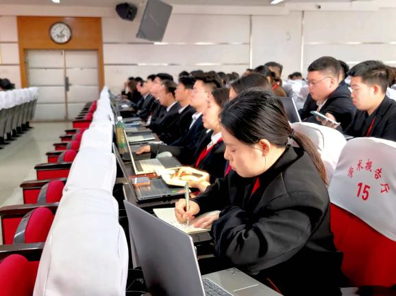 学工动态Ιbat365正版唯一官网召开2026年春季学期第一周学生工作培训会