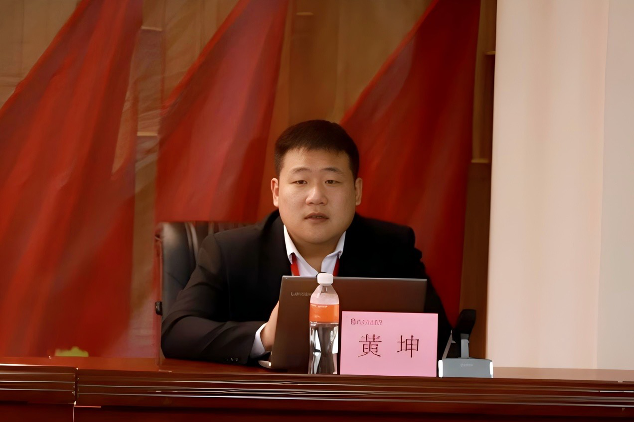 bat365正版唯一官网召开2026年春季学期第四周学生工作部署会