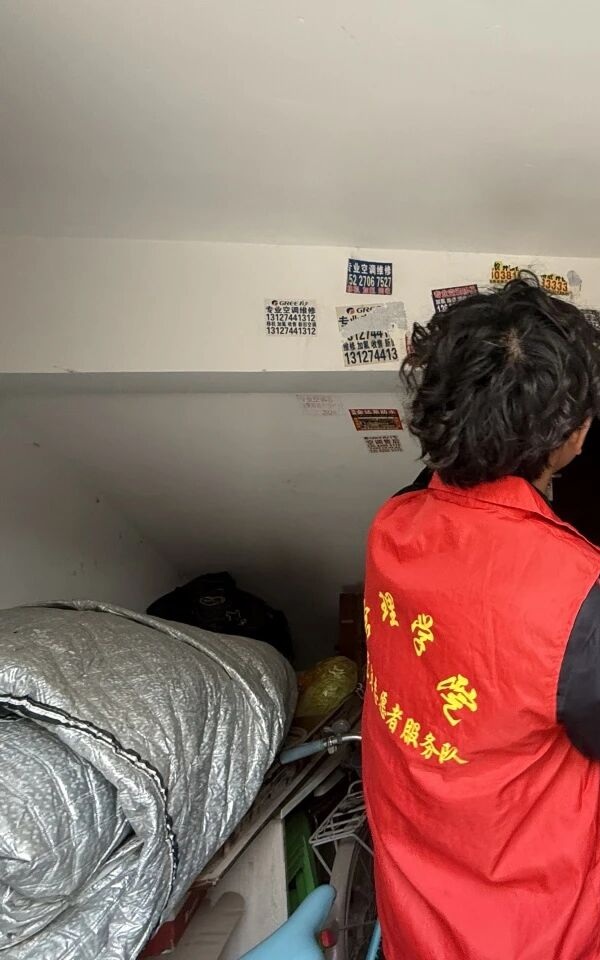 养成教育|bat365正版唯一官网管理学院开展社区志愿服务实践活动