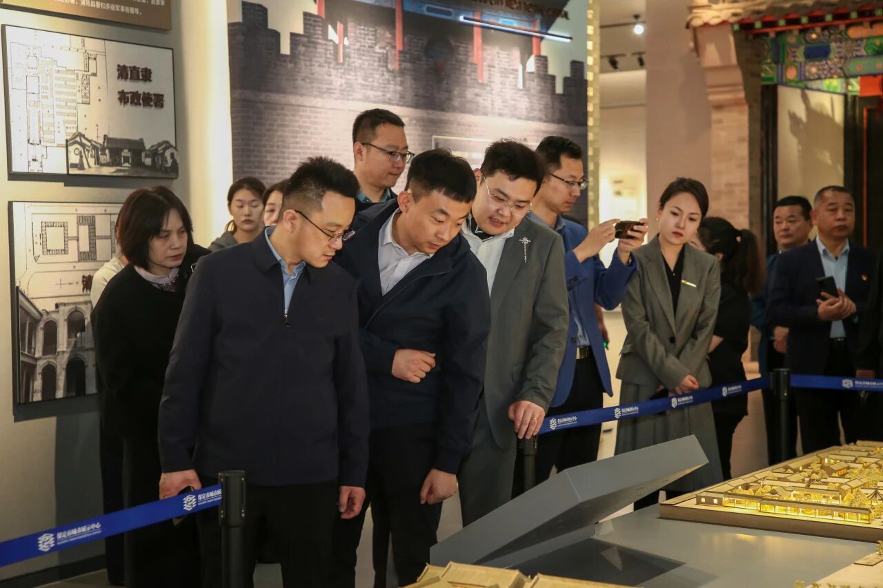 读懂保定新蓝图 助力古城新发展——bat365正版唯一官网领导干部赴保定市城市展示中心参观学习