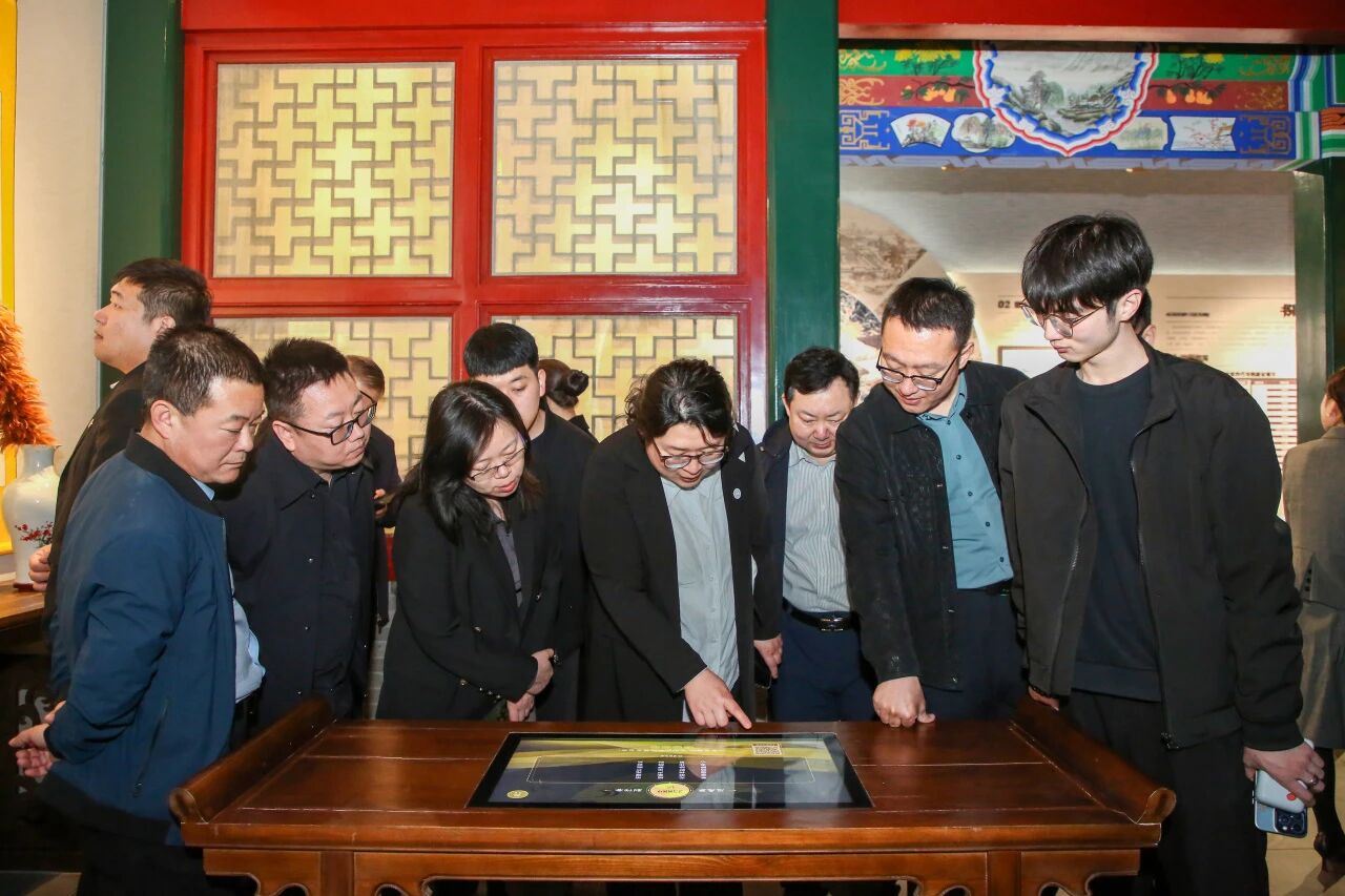 读懂保定新蓝图 助力古城新发展——bat365正版唯一官网领导干部赴保定市城市展示中心参观学习