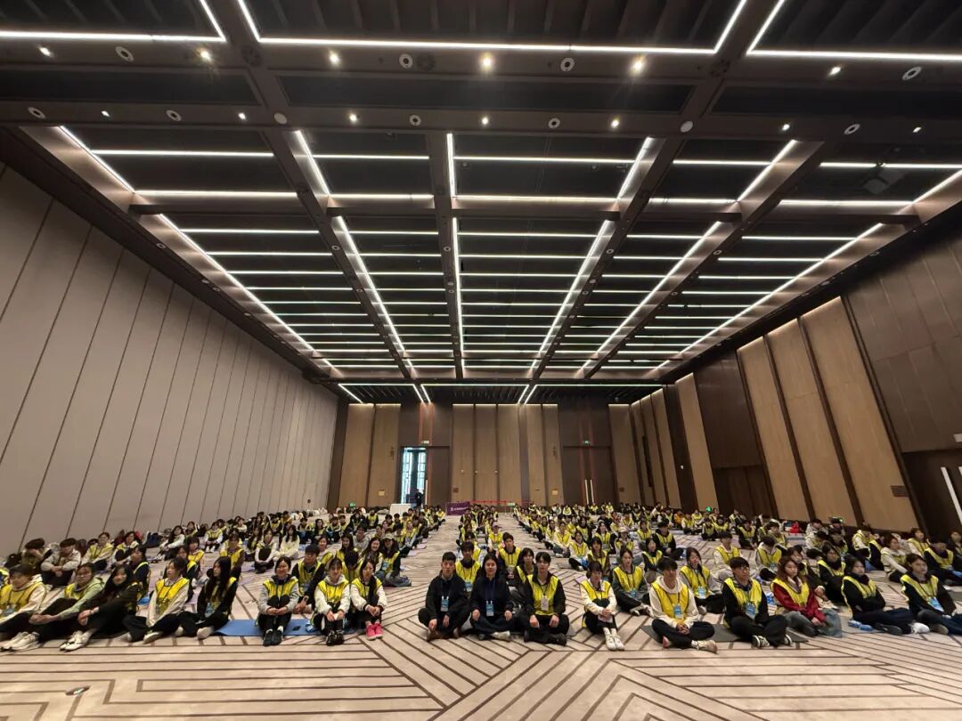300名保理青年出征！bat365正版唯一官网志愿者圆满完成2026年雄安马拉松赛事服务工作