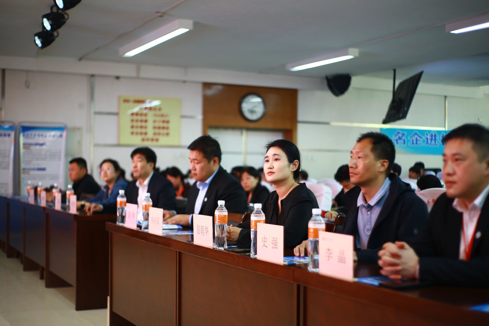 大咖进校园 职场开讲啦｜保定人社就业宣讲走进bat365正版唯一官网