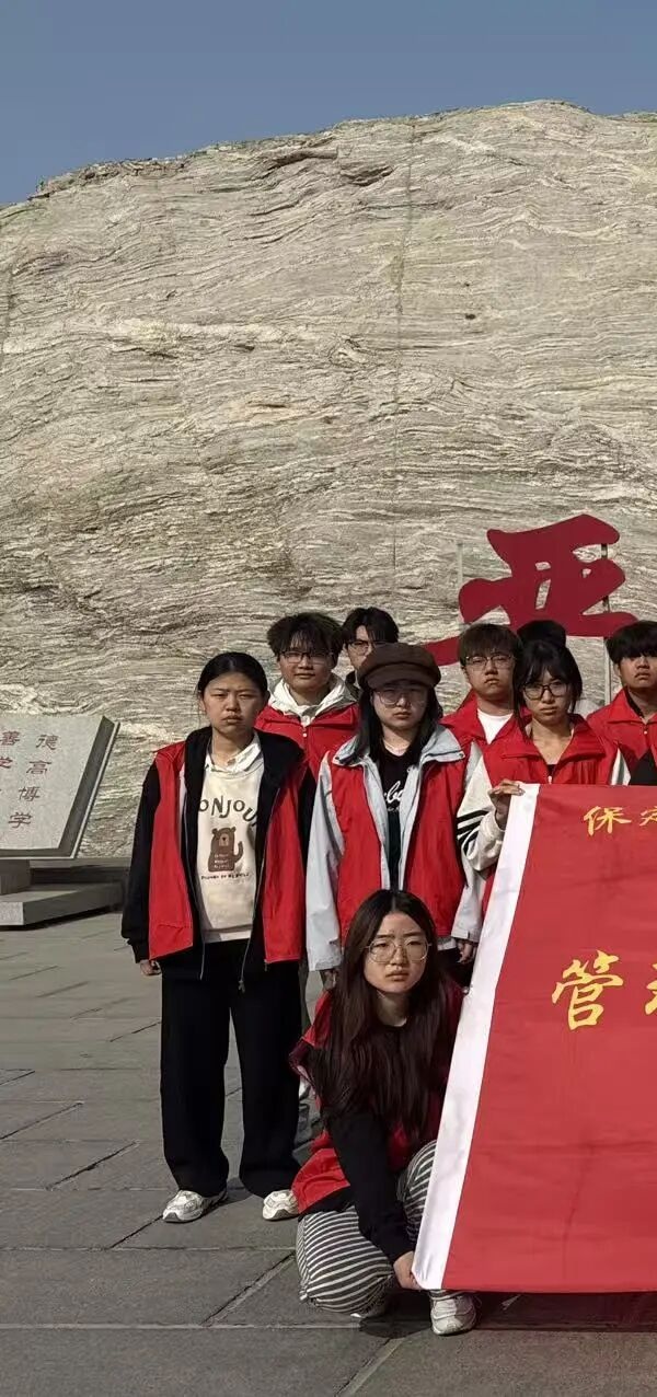 养成教育|bat365正版唯一官网管理学院开展社区志愿服务实践活动（二）
