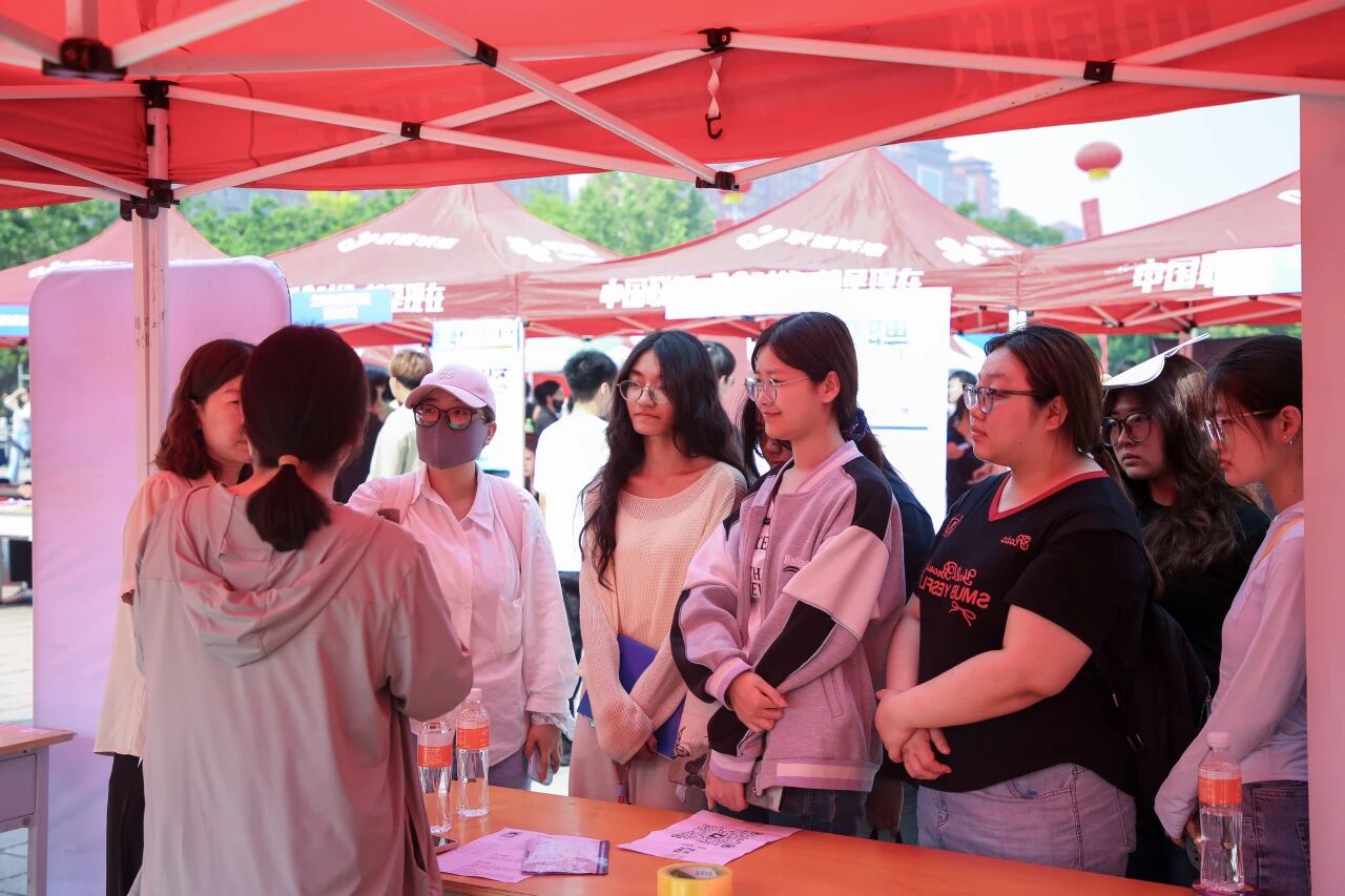 春启韶华 职赴前程｜bat365正版唯一官网举办2026届毕业生春季线下双选会