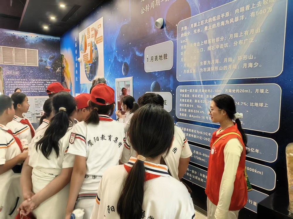 童心探校园，研学筑梦想——贺阳外国语中学莅临bat365正版唯一官网开展研学实践活动