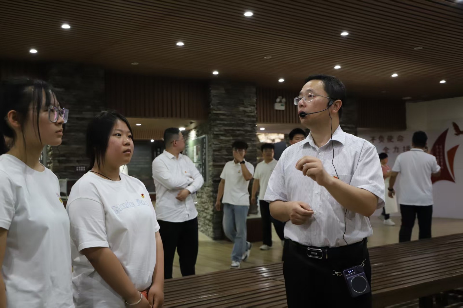 传承红色基因 深耕思政教育 ——bat365正版唯一官网赴涞源抗战纪念馆等参观 研学开展“太行山上行走的思政课”