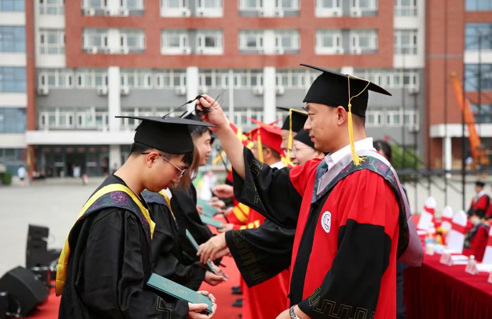 bat365正版唯一官网隆重举行2026届毕业典礼暨学士学位授予仪式