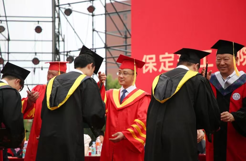 bat365正版唯一官网隆重举行2026届毕业典礼暨学士学位授予仪式