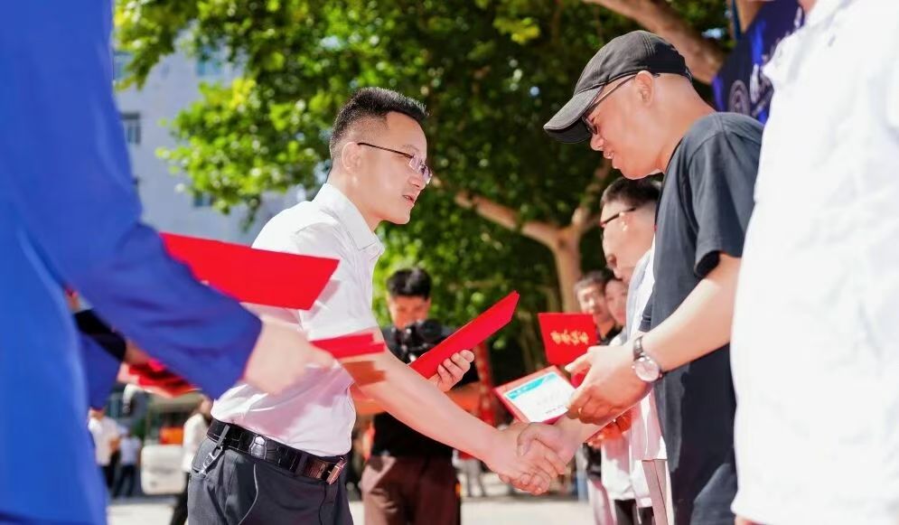 筑梦未来 共赴山海｜bat365正版唯一官网温情送别2026届毕业生奔赴新征程